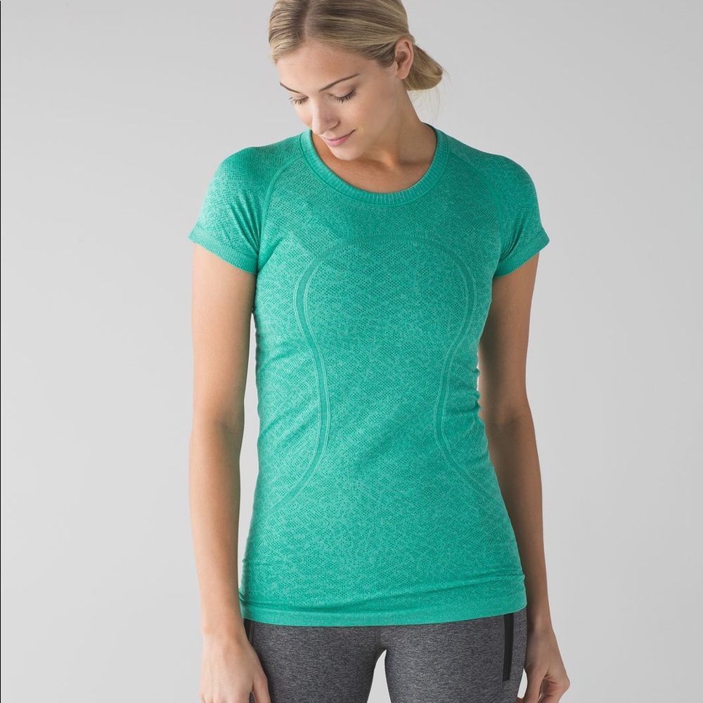 Green Lululemon Swiftly Shirt Size 6